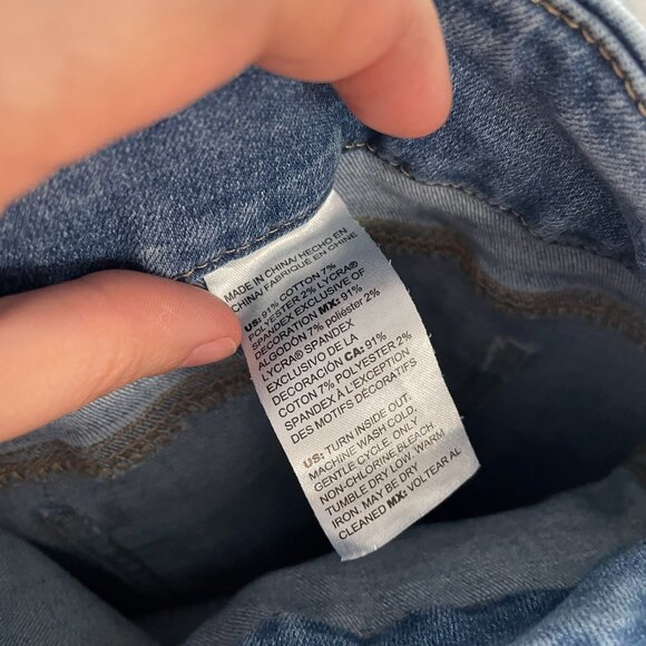 Chico's blue denim embroidered capris size 16 - Picture 5 of 5